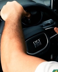 seu-capa-para-volante-estilo-sport-para-a-luxcar-seguranca-e-carro-conforto-a