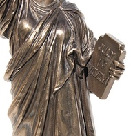 Estátua da Liberdade em Bronze Fundido a Frio - 32 cm | Decoração e Presente Sofisticado - imagem 3