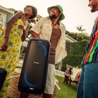 Caixa de Som WAAW by ALOK INFINITE 200: Som Potente, LEDs Dinâmicos e 160W RMS - imagem 5