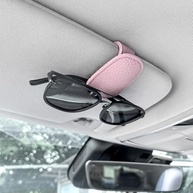 Clip Magnético de Couro para Óculos de Sol no Carro - Organize sua Viseira com Estilo! - imagem 4