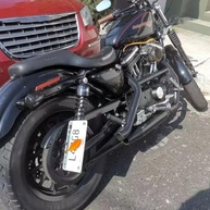 Suporte Lateral de Placa para Harley: Estilo e Performance com Luz LED Integrada - imagem 3