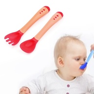 Jogo de Talher Infantil com Silicone Macio - Colher e Garfo Seguros para Bebês (Vermelho) - imagem 1