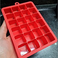 Forma de Gelo Quadrada: 24 Cubos com Tampa! - imagem 2