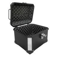 Baú Traseiro Moto Top Case 42L Preto: Conforto, Segurança e Espaço para Suas Viagens - imagem 3