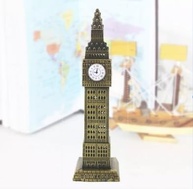Miniatura Torre Big Ben Londres 18cm em Metal - Decoração com Estilo Inglês e Detalhes de Relógio - imagem 2