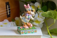 Enesco Disney Traditions Jim Shore - Estatueta Pato Margarida Flores e Borboletas | Decoração Colecionável em Resina - imagem 3