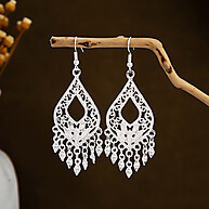 unico-look-um-para-borlas-e-folhas-boho-brincos