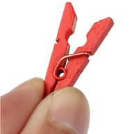 Mini Prendedores de Madeira Vermelhos: 50 Unidades! - imagem 2
