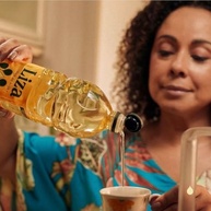 ÓLEO DE SOJA LIZA 900ML - KIT COM 3 UNIDADES - imagem 4