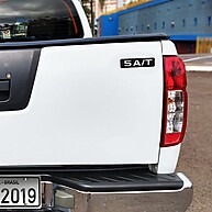 Adesivo 5 A/T Frontier: Emblema Traseiro com Proteção UV - imagem 2