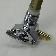 Válvula de Combustível 90° com Filtro Cromada para Harley Davidson e Custom - Controle Preciso e Estilo! - imagem 4