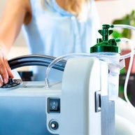 valvula-umidificador-de-oxigenio-com-copo-de-sistema-medicinal-a-seguranca-a