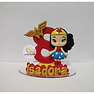 Vela Personalizada Mulher Maravilha em Biscuit: Presente Único e Mágico - imagem 1