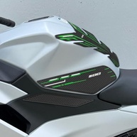 Protetor de Tanque Ninja 500 SE Verde Moderno: Estilo e Proteção Premium - imagem 4