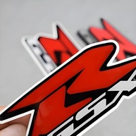 Emblema Adesivo Lateral Moto Suzuki GSXR 1000 750 600 - Vermelho PVC Premium - imagem 2