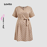 Vestido Plus Size Lovito com Textura Geométrica e Cinto de Metal - imagem 1