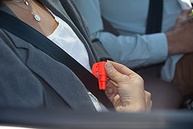 RESQME: O Chaveiro de Emergência 2 em 1 Essencial para seu Carro - Corta Cinto e Quebra Vidro - imagem 5