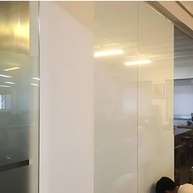 Adesivo Vinil Decorativo Autocolante para Vidro - Branco Semi Blackout 5m x 70cm - imagem 5