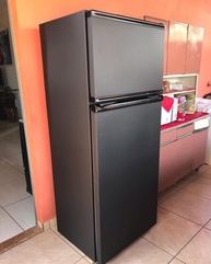 Adesivo Vinílico Preto 3m x 50cm - Decore e Proteja Móveis e Eletrodomésticos com Estilo - imagem 4