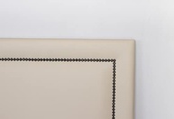 Cabeceira Casal Reta Luxo 140x60 em Courino Off White com Tachas Fumê - Modernidade e Sofisticação para seu Quarto - imagem 4