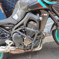 Protetor Stunt Race para Yamaha MT-09 e Tracer 900 GT: Segurança e Estilo para Seu Motor e Carenagem - imagem 3