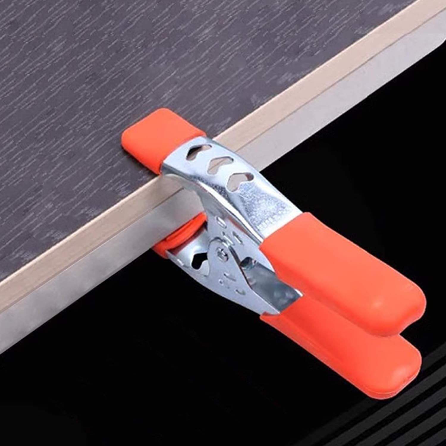 Braçadeira de Mola Laranja 15cm: Fixação Resistente e Segura com Abertura de 6,3cm