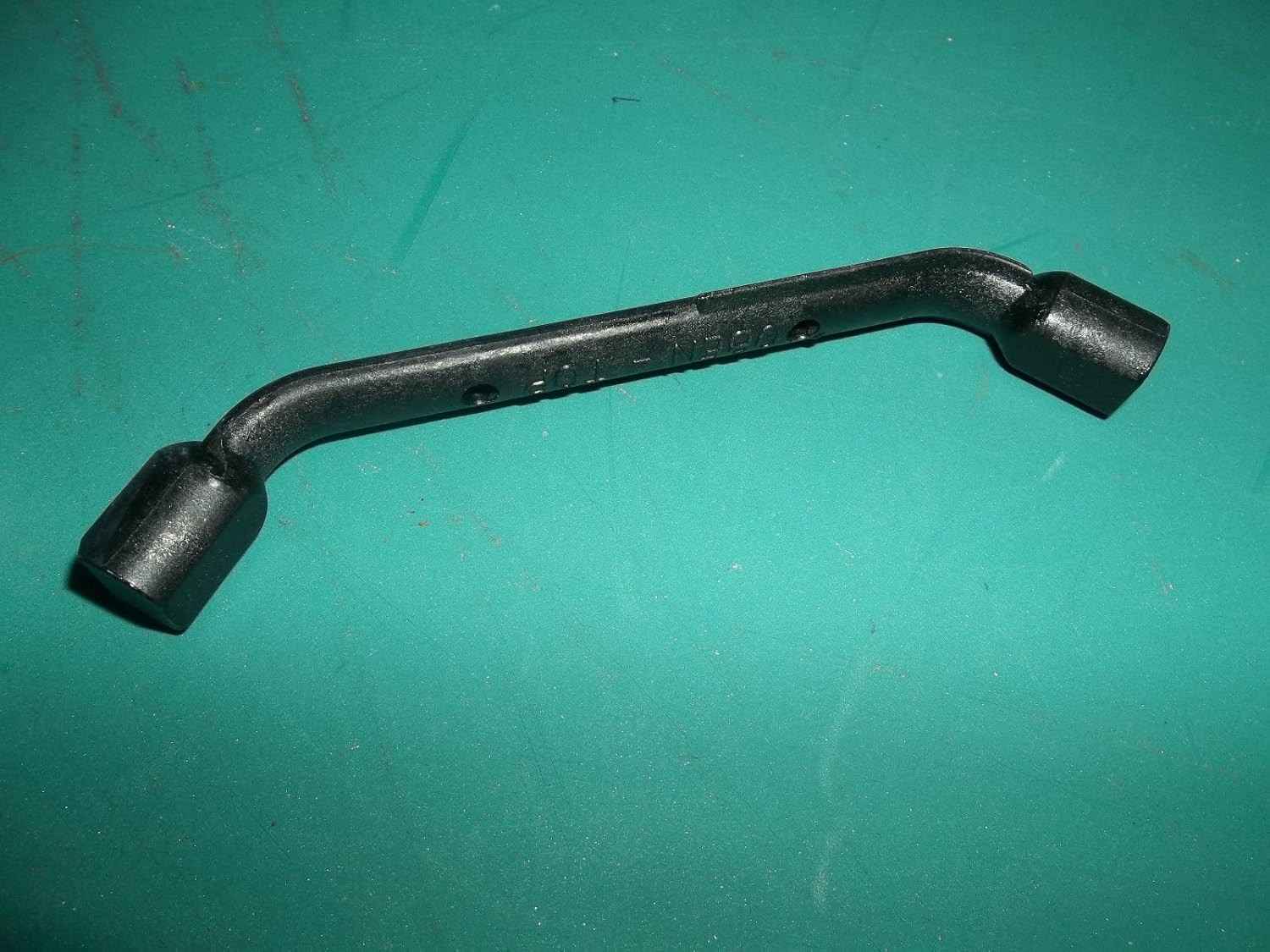 Ferramenta Stihl Piston Stop 0000-893-5903-FH: Bloqueio Essencial para Motosserras e Trimmers