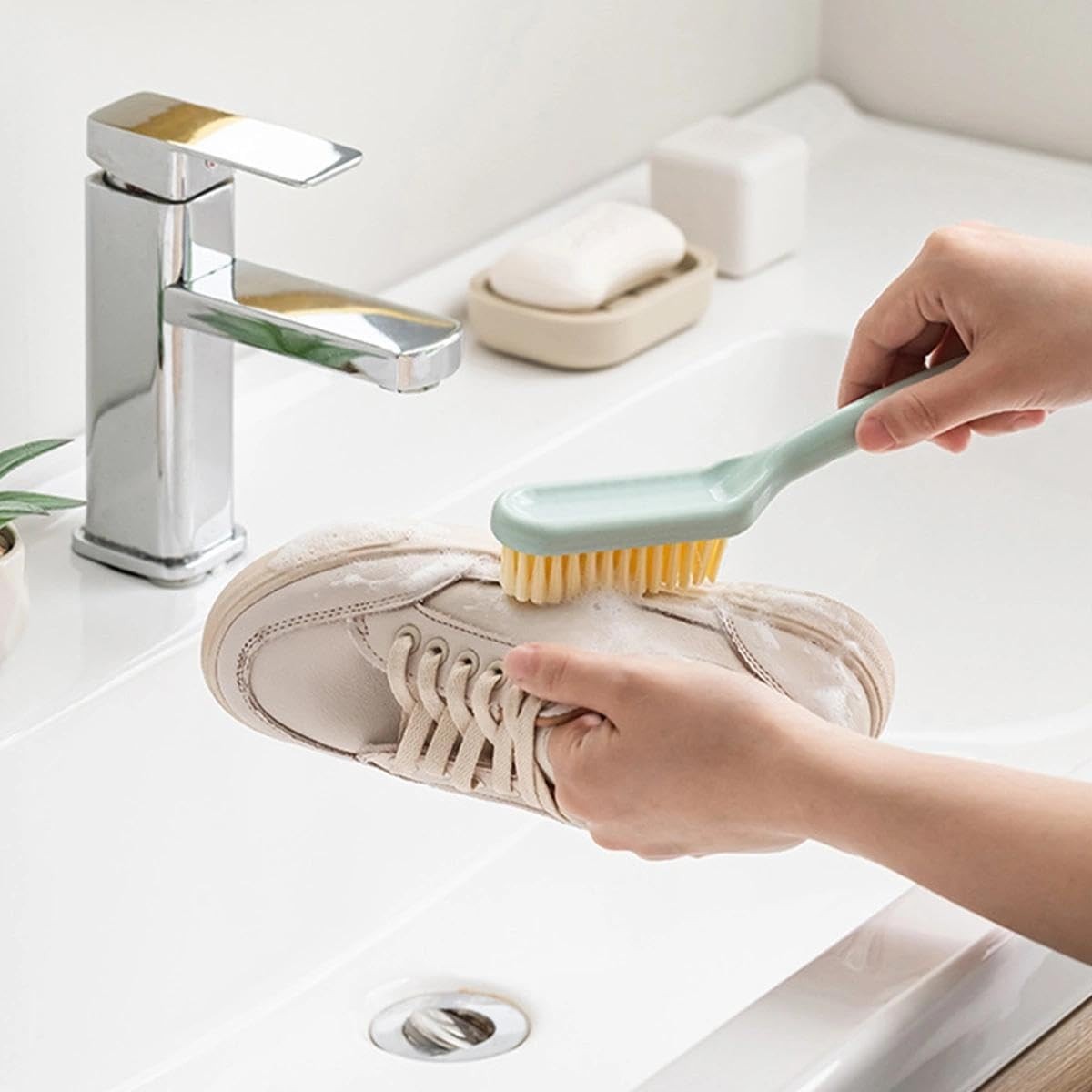 multifuncional-a-com-escova-macias-cerdas-roupas-ergonomico-e-design-sapatos-azul-e-para-a