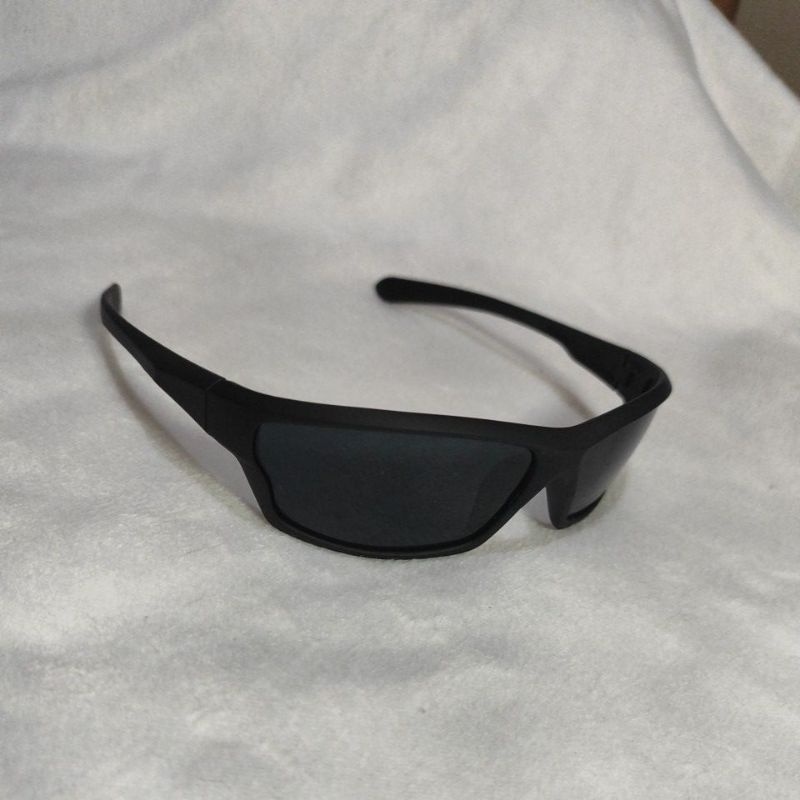 Óculos de Sol Sportivo Mour Tamanho M Black: Proteção e Estilo para Seu Dia a Dia