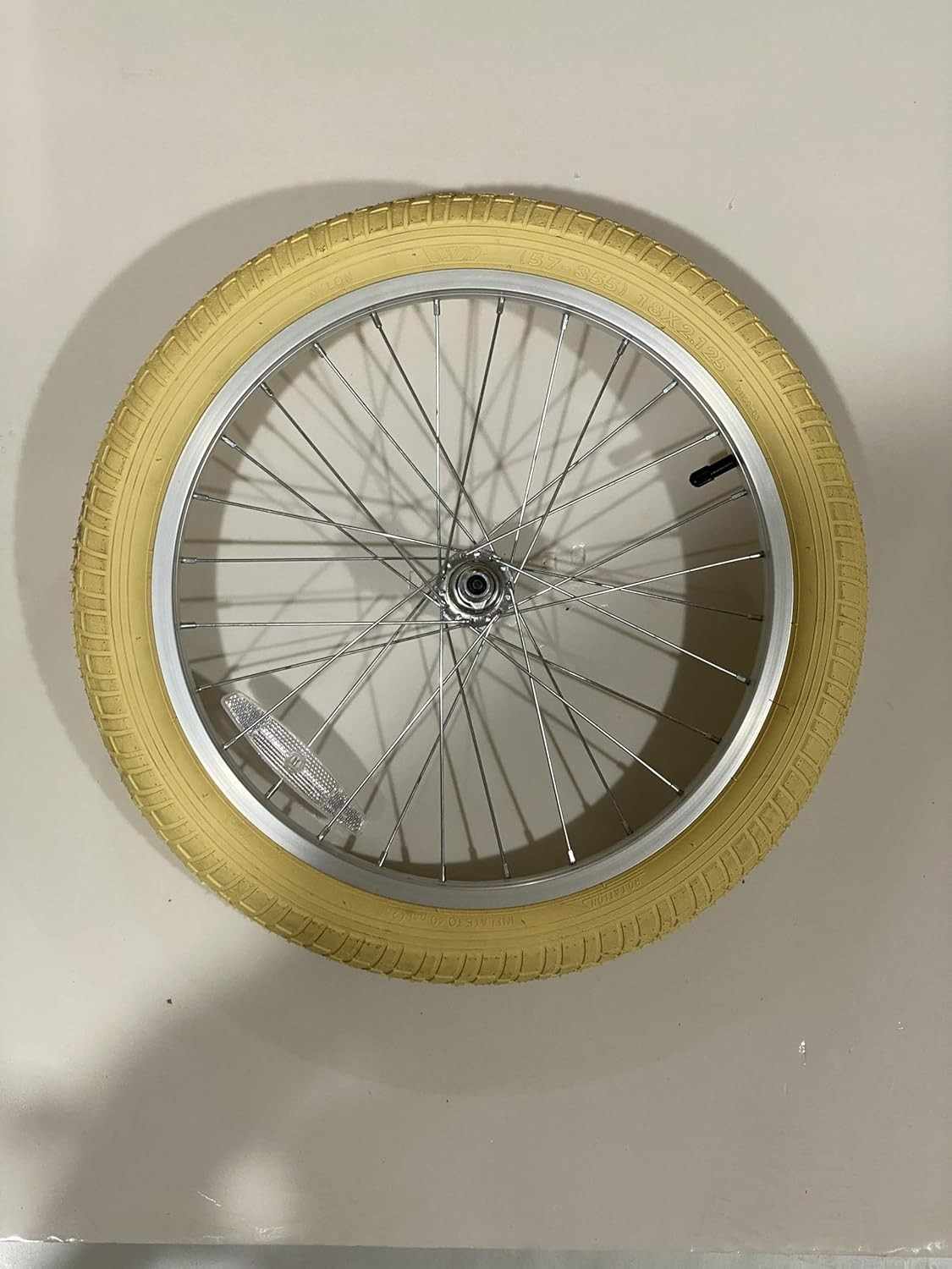 Roda Dianteira 45,7cm 1015: A Solução Perfeita para o Reparo da Sua Bicicleta!
