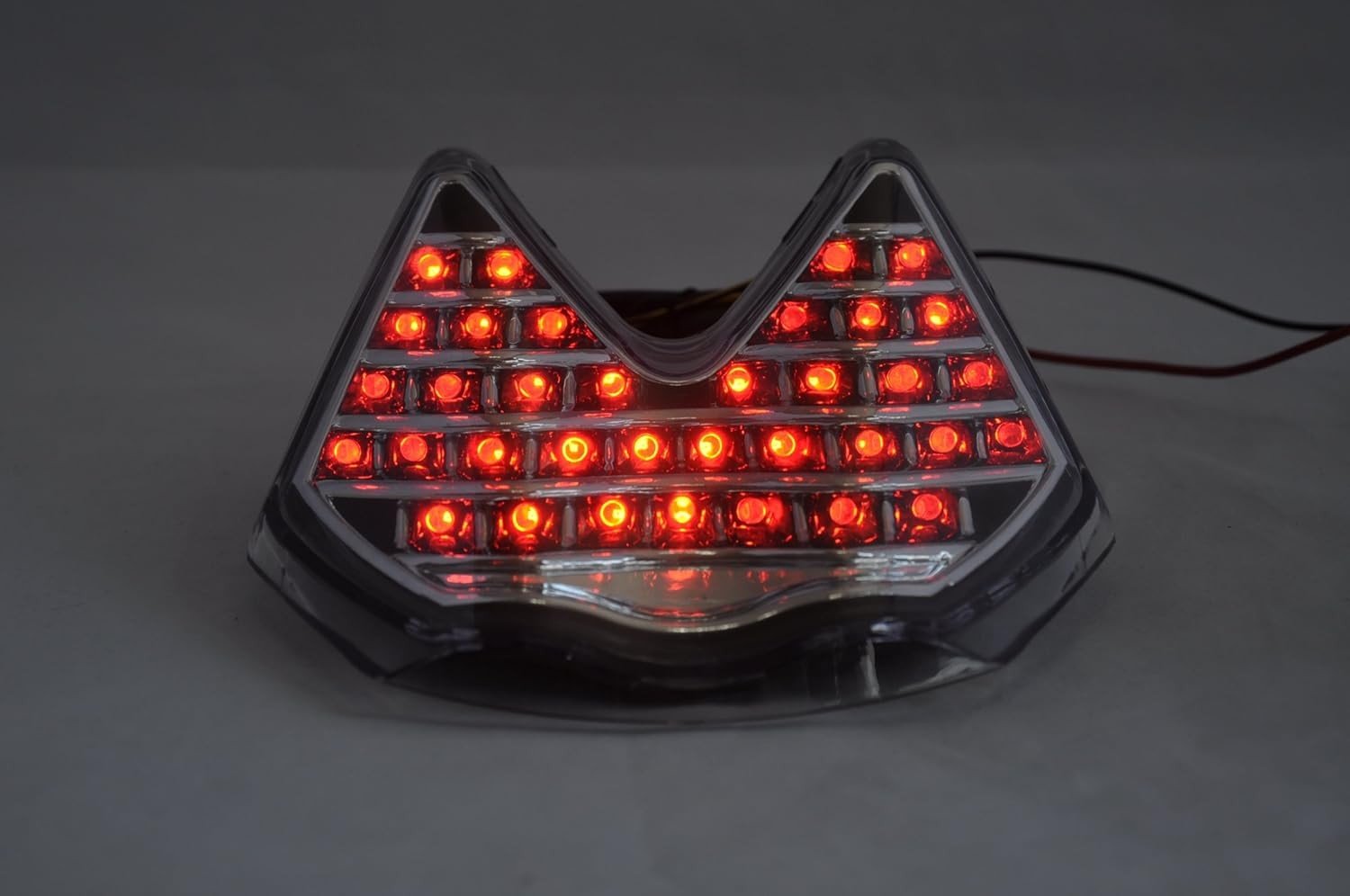Lanterna Traseira LED Fumê com Seta Integrada para KTM 690 DUKE (2007-2013) - Estilo e Segurança