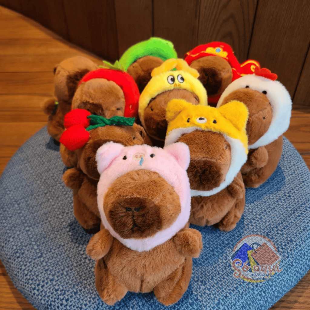 Pelúcia Capivara com Chaveiro e Toquinha – Fofura que Vira Acessório!