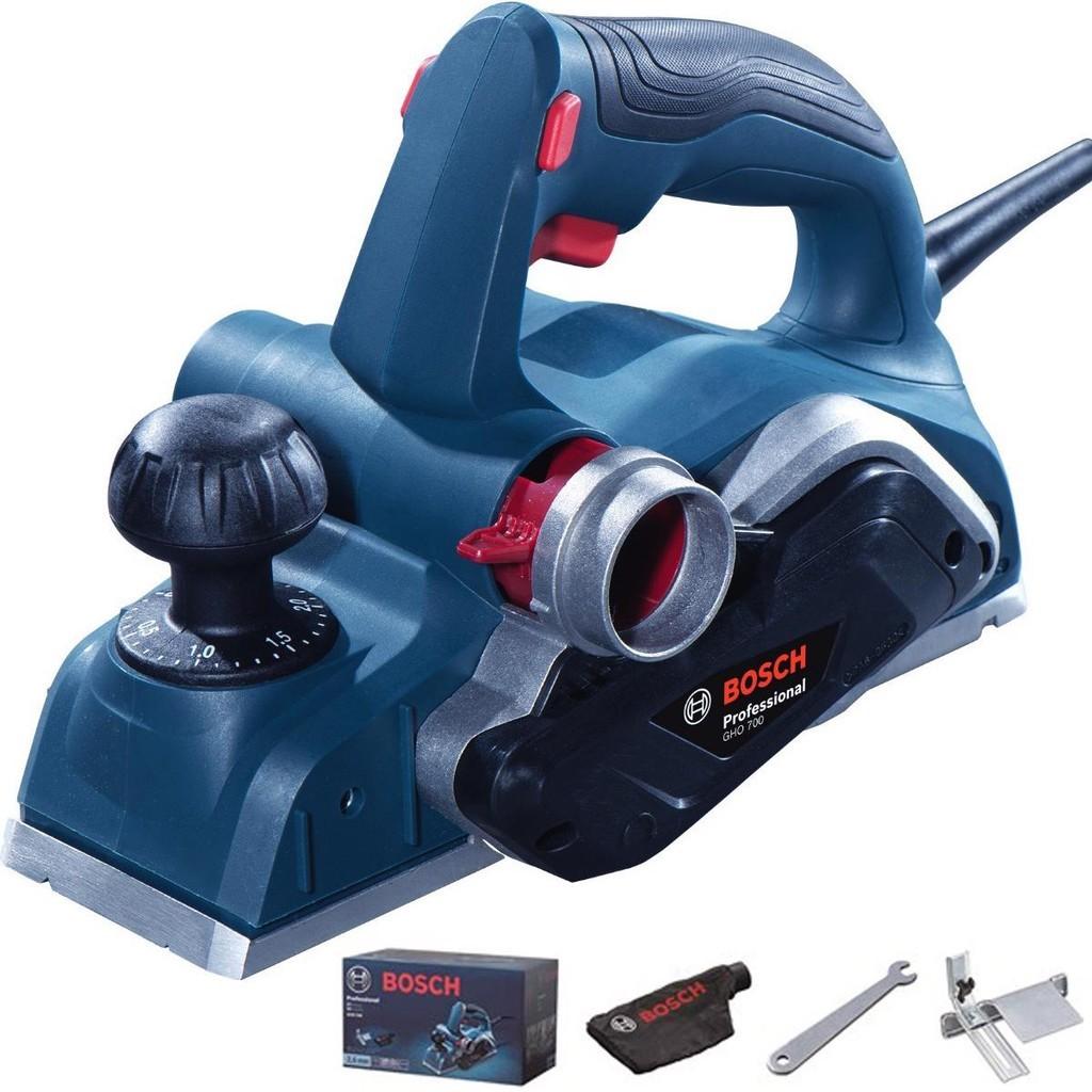 Plaina Elétrica Bosch GHO 700: Precisão e Potência