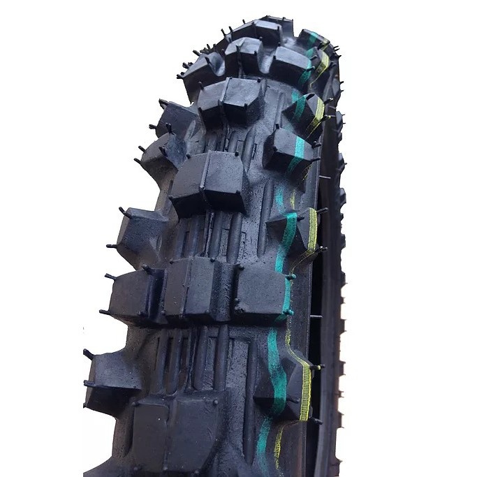Pneu Traseiro 90/90-18 para CG e YBR: Alta Performance na Trilha