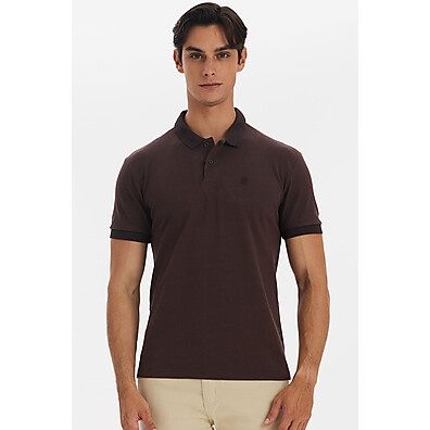 Polo Piquet Bordada: Elegância e Conforto
