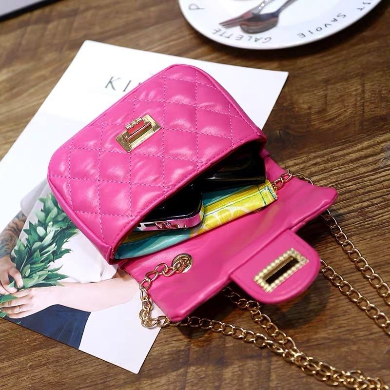 Mini Bag Tiracolo: Estilo e Praticidade!