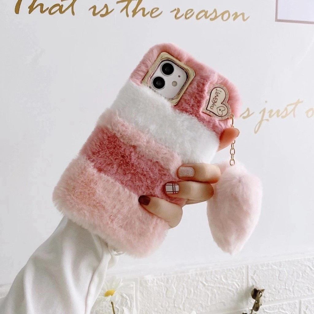 Capa iPhone Pelúcia: Amor e Proteção!