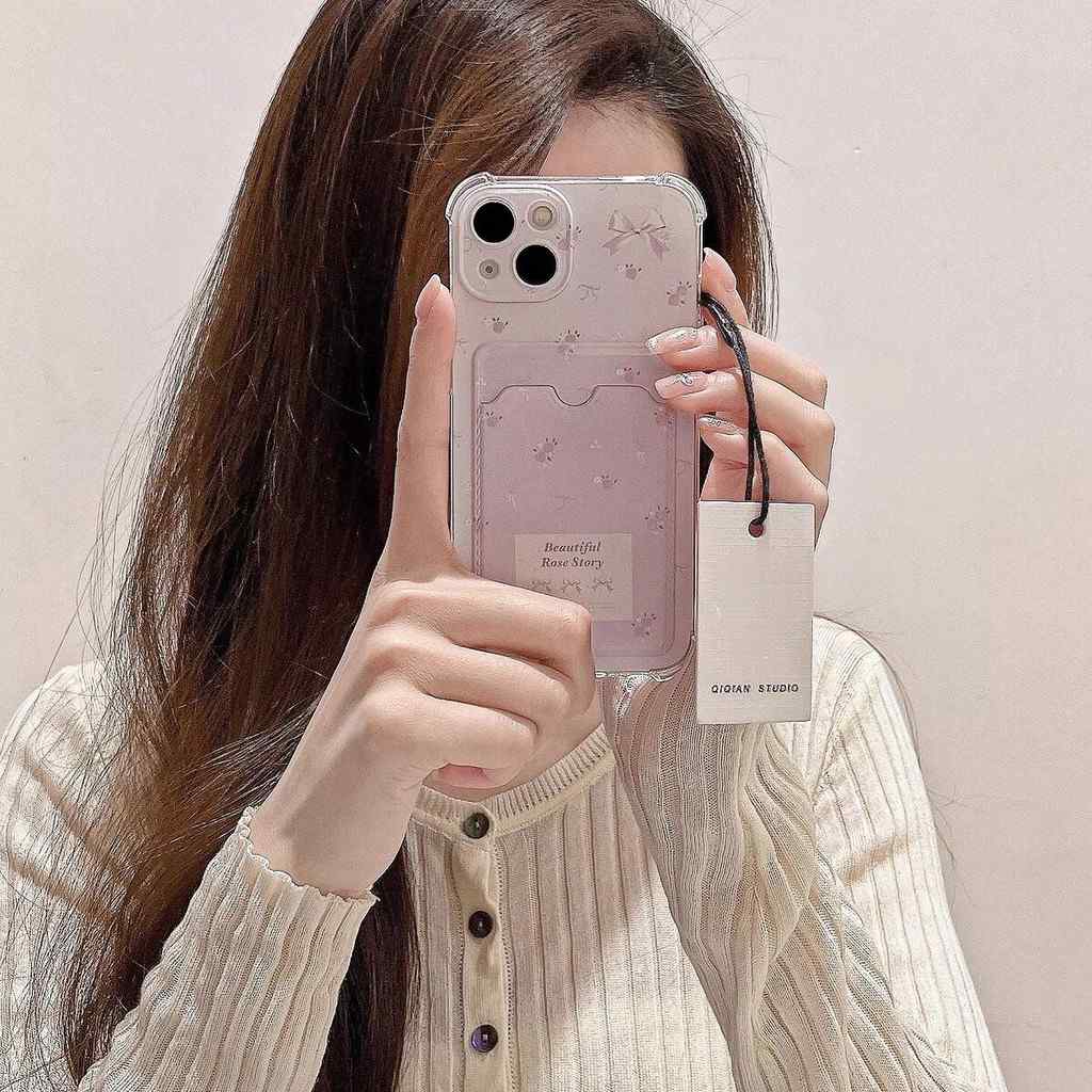 Capa iPhone 16 Pro Max Floral Roxa: Elegância e Proteção