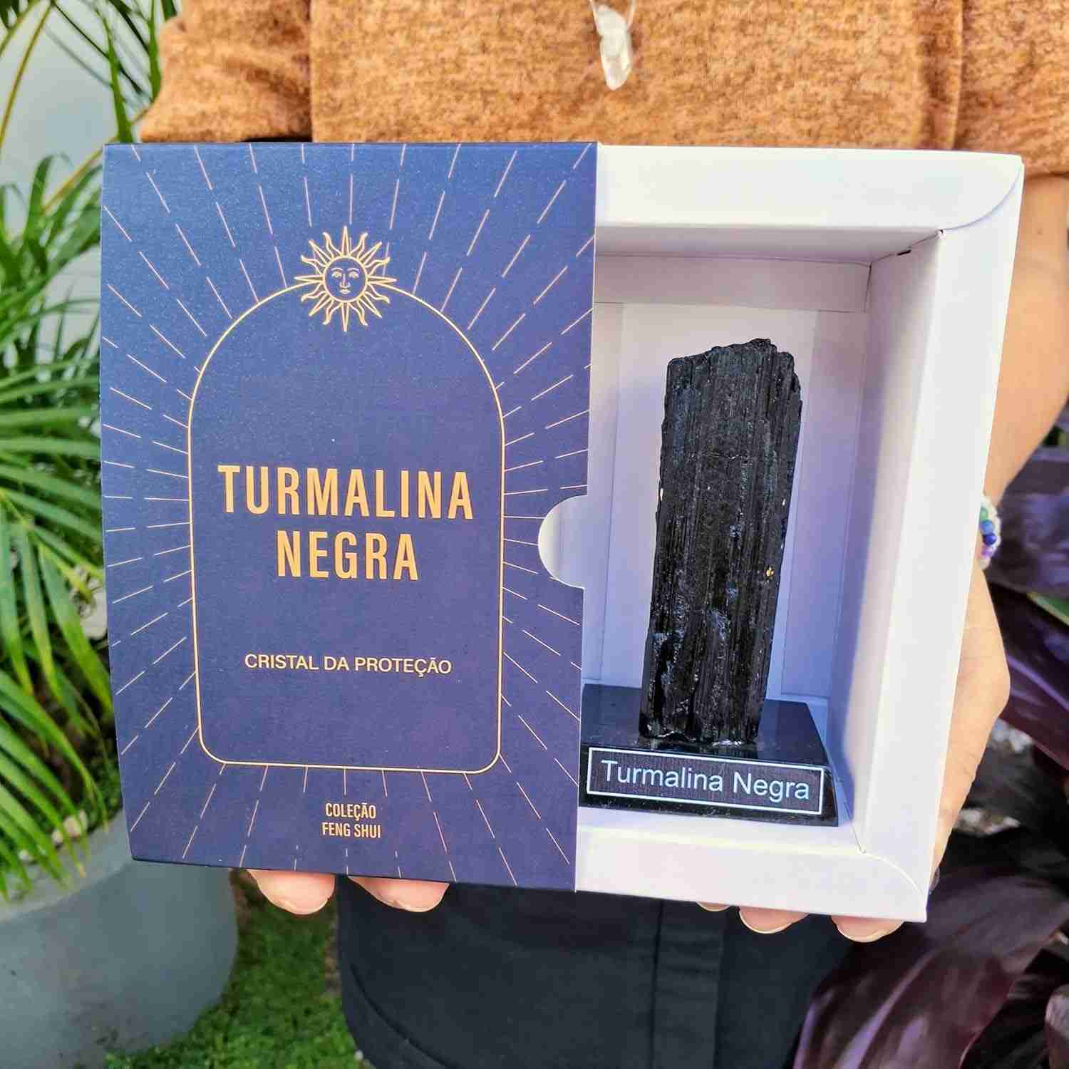 Patuá de Turmalina Negra com Base de Madeira - Proteção e Equilíbrio Energético Feng Shui