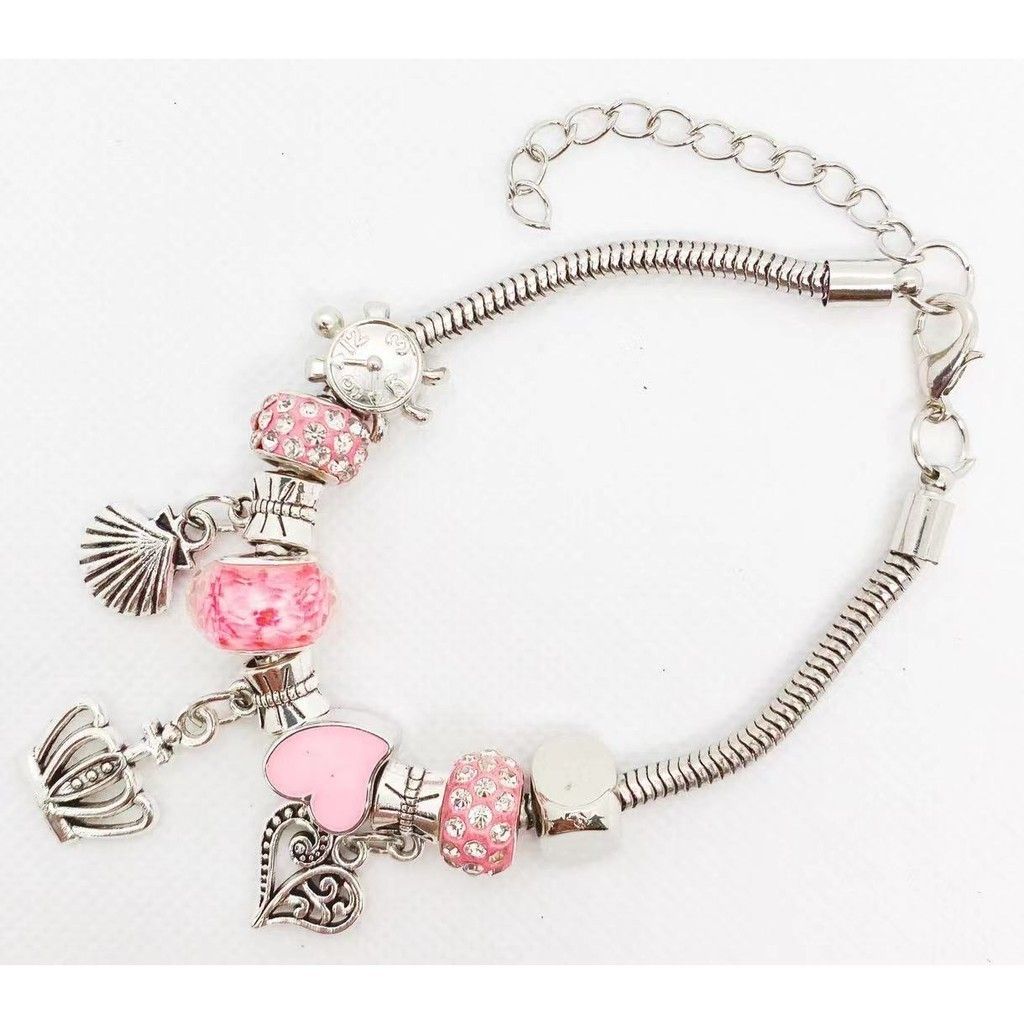 Pulseira de Berloques Prateada Feminina – Presente Exclusivo (Modelo Aleatório)