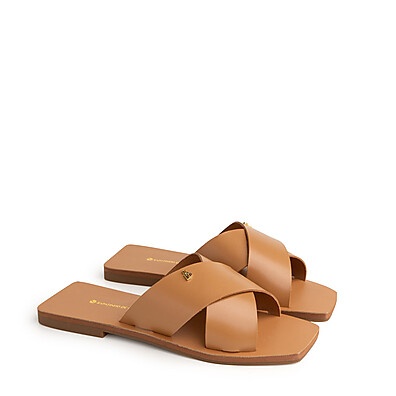 Rasteira Nude: Elegância e Conforto!