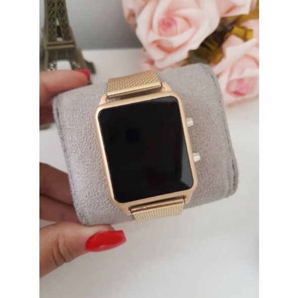 Relógio Digital Led Quadrado Feminino: Estilo e Funcionalidade
