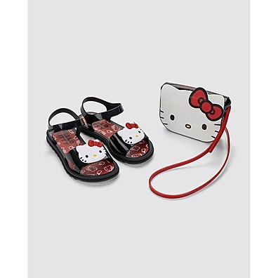 Sandália Hello Kitty: Estilo e Conforto para Sua Filha!