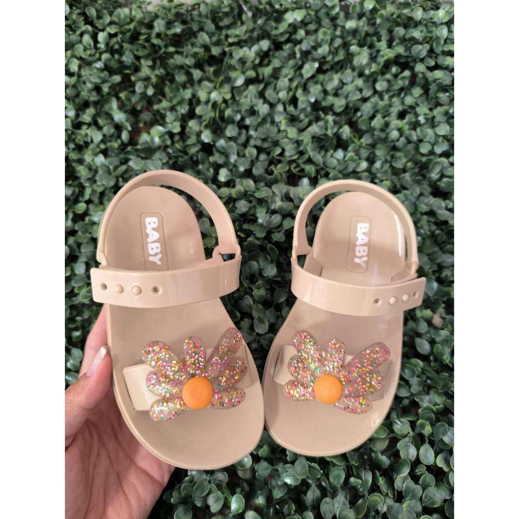 sandalia-margarida-bebe-conforto-e-estilo