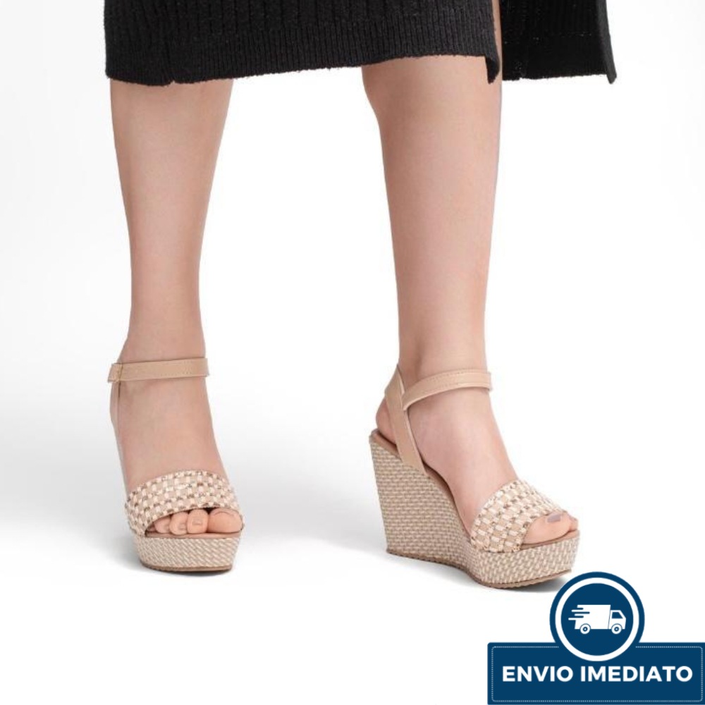sandalia-plataforma-salto-alto-conforto-e-estilo
