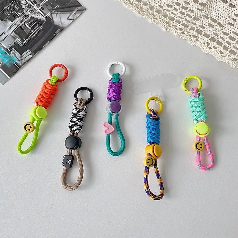 Segurança e Estilo: Cordão Universal para Celular