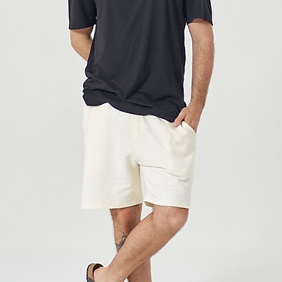 shorts-moletinho-amarelo-manteiga-conforto-e-estilo