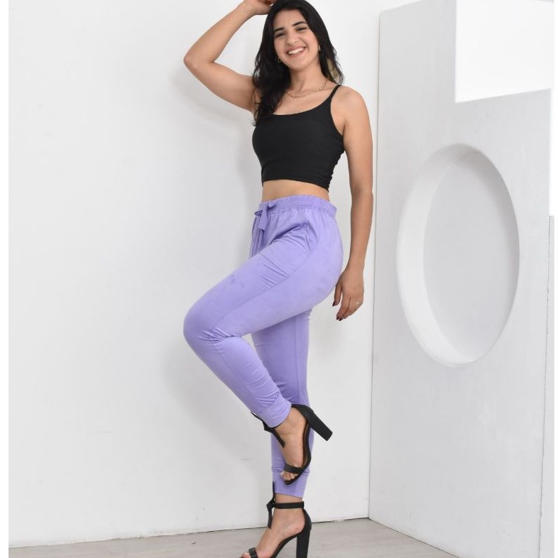 Calça Suede Skinny: Conforto e Estilo em Um Só