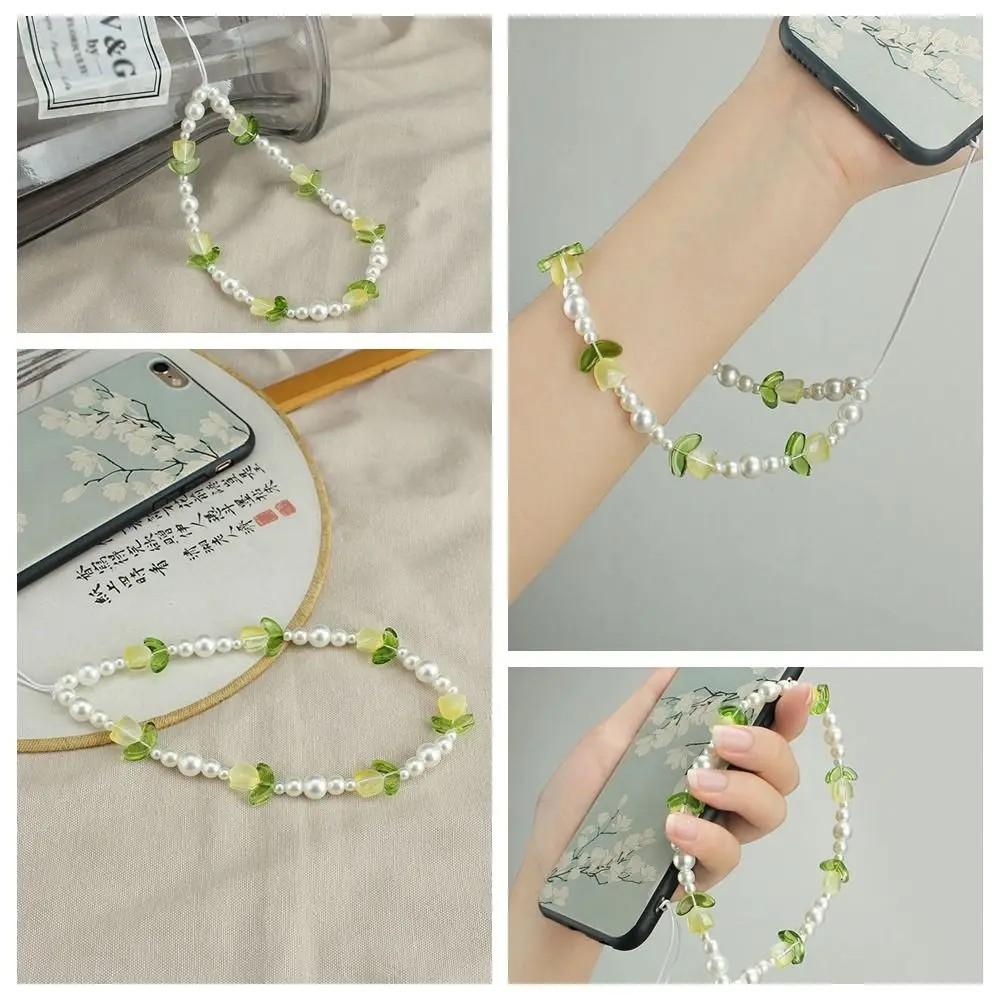 Strap de Celular Tulipa de Vidro e Pérolas: Charme Floral