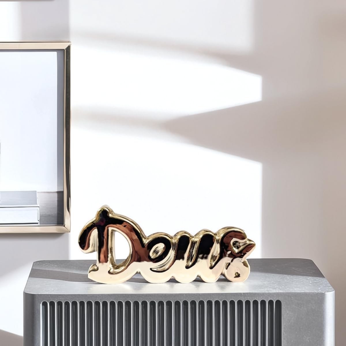 Enfeite de Porcelana com Frase Inspiradora 'Deus' - Luxo e Espiritualidade para sua Casa